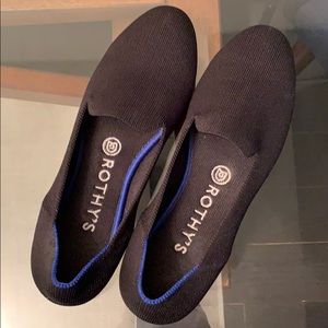 Black loafer rothys